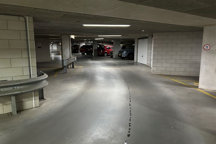 Bekijk foto 7 van Icarusweg parkeerplaats 36