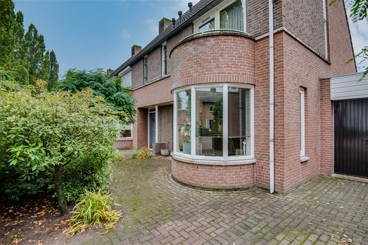 Bekijk foto 10 van Rogier van Leefdaelstraat 24-A.