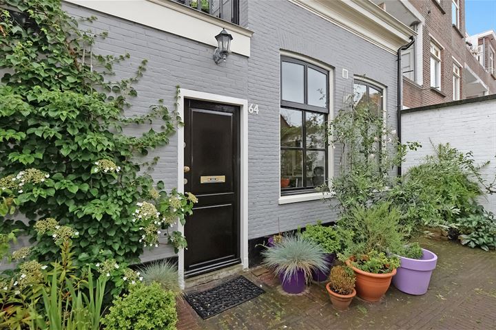 Bekijk foto 2 van Zeilstraat 64