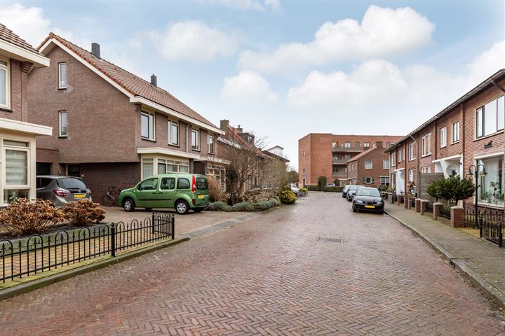 Bekijk foto 37 van Ir. De Blocq van Kuffelerstraat 14