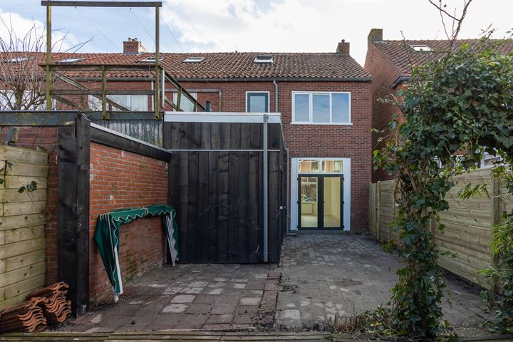 Bekijk foto 32 van Aert van der Neerstraat 42-A