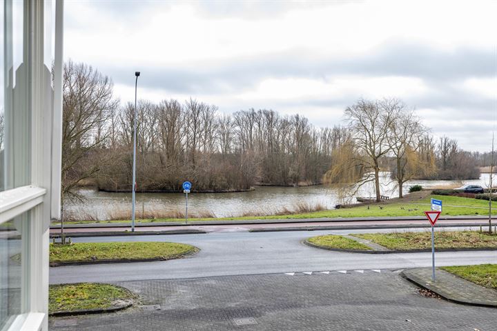 Bekijk foto 45 van Siersteenlaan 399