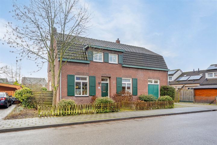 Bekijk foto 36 van Kapelstraat 11