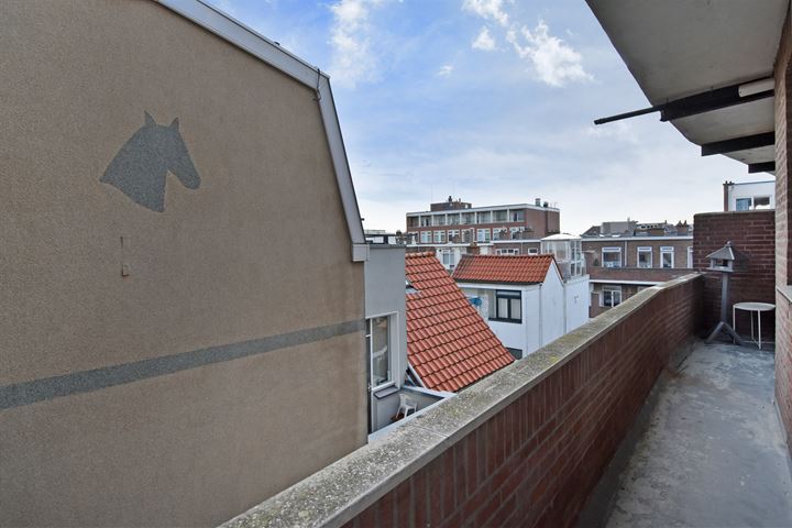 View photo 27 of Zeeruststraat 206