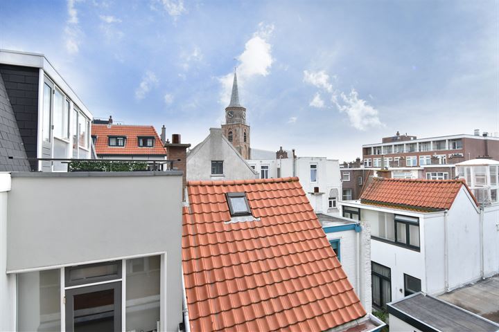 View photo 29 of Zeeruststraat 206