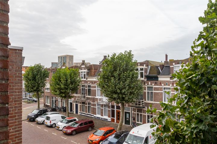 View photo 2 of Van Dishoeckstraat 154