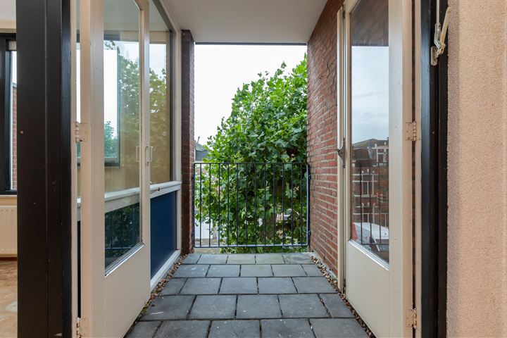 Bekijk foto 4 van Van Dishoeckstraat 154