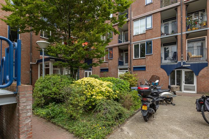 Bekijk foto 19 van Van Dishoeckstraat 148