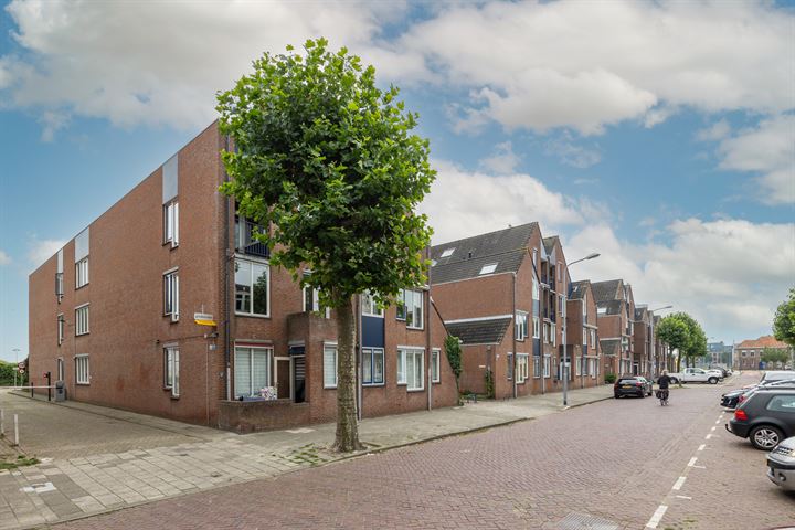 Bekijk foto 3 van Van Dishoeckstraat 148