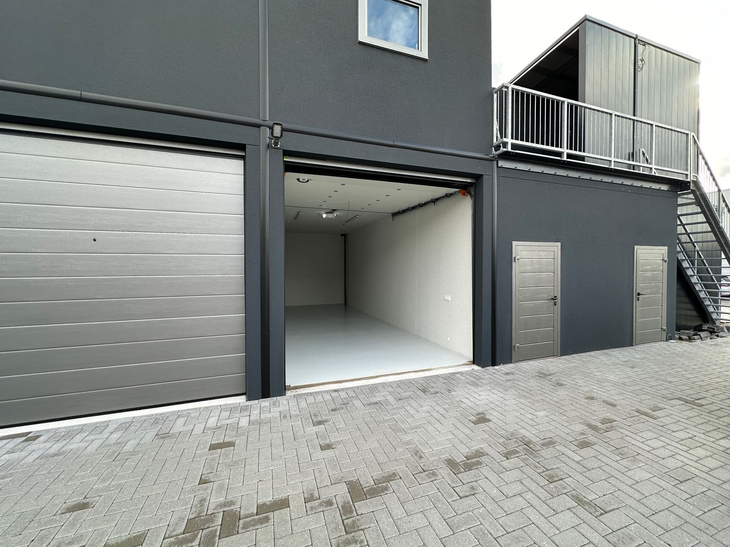 Bedrijfshal Alphen aan den Rijn Zoek