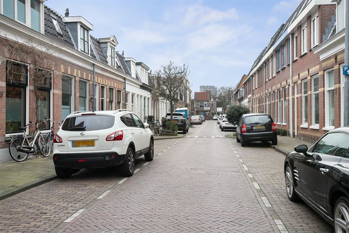 Bekijk foto 24 van Regulierstraat 2