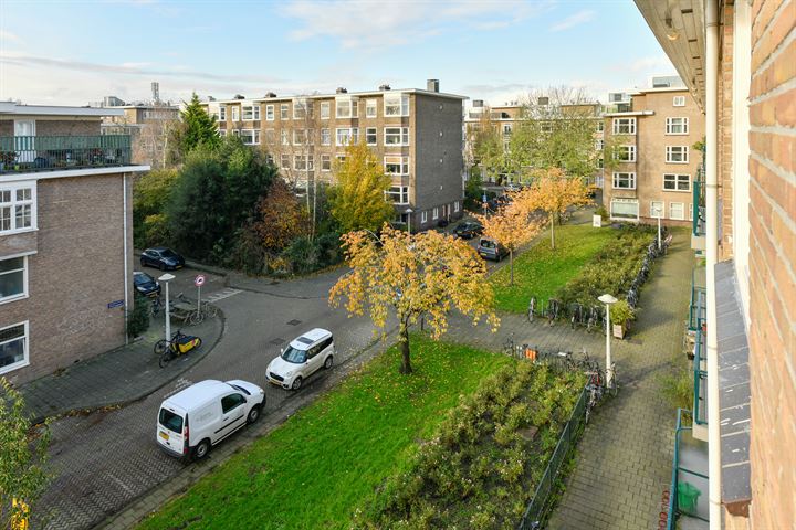 Bekijk foto 10 van Uiterwaardenstraat 14-III/IV