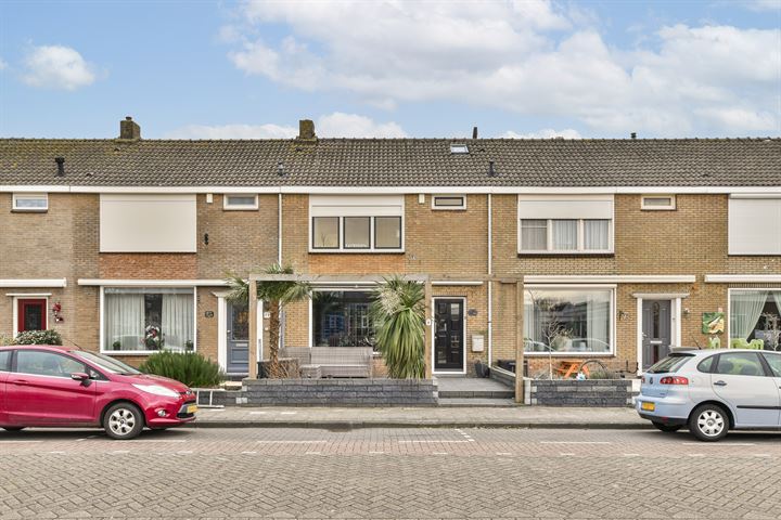 View photo 2 of Schoklandstraat 77