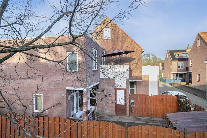 Bekijk foto 32 van Woudrichemstraat 7