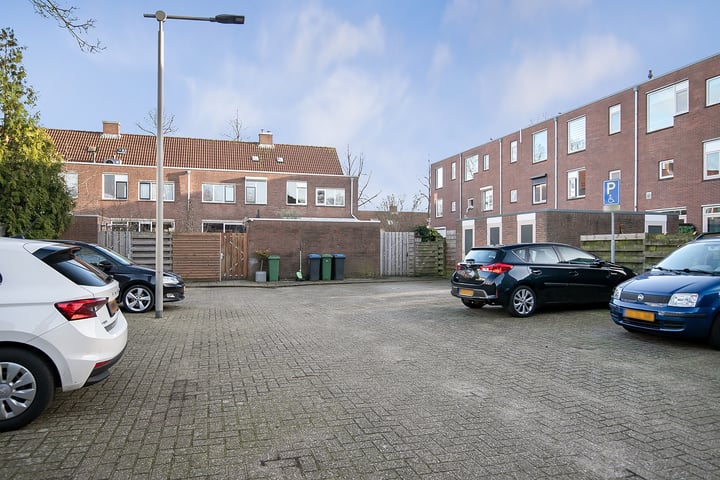 Bekijk foto 36 van Woudrichemstraat 7