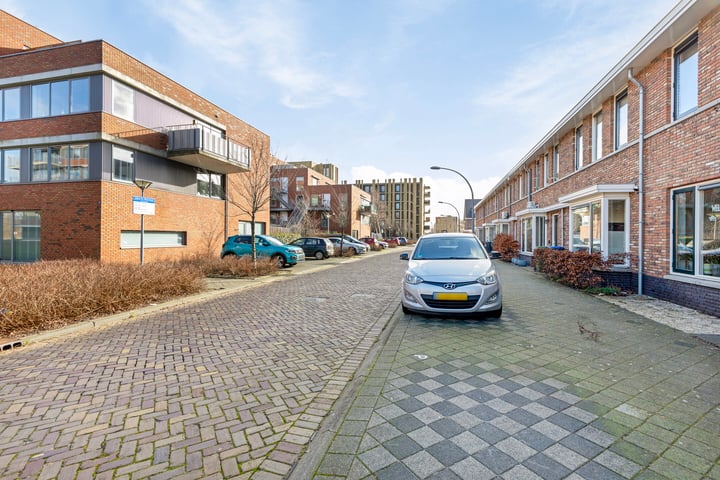 Bekijk foto 33 van Johan de Wittstraat 177