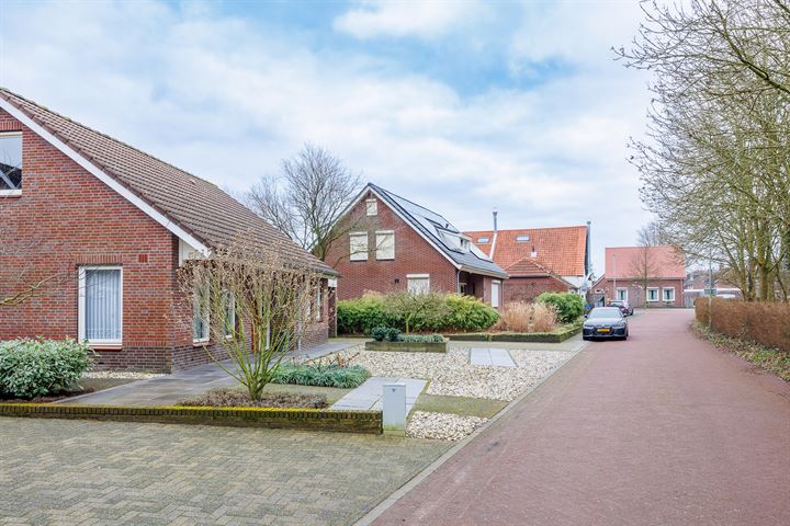 Bekijk foto 40 van Kasteelstraat 13