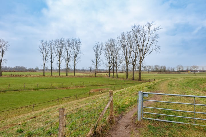 Bekijk foto 46 van Kasteelstraat 13