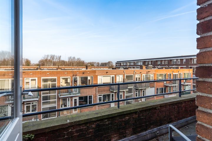 Bekijk foto 41 van Cleyburchstraat 46-B02