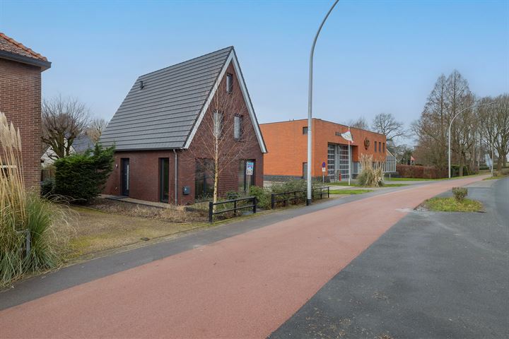 Bekijk foto 45 van Provincialeweg 27