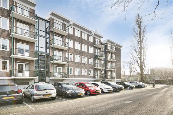 View photo 2 of Ameidestraat 64-C