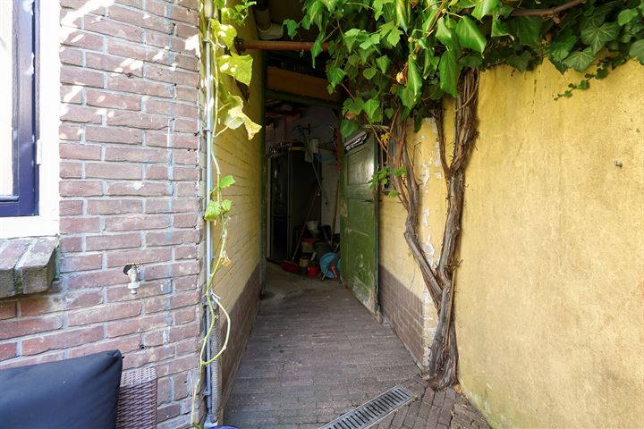 View photo 43 of Voorstraat 83