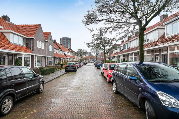 Bekijk foto 32 van van Beverwijckstraat 16