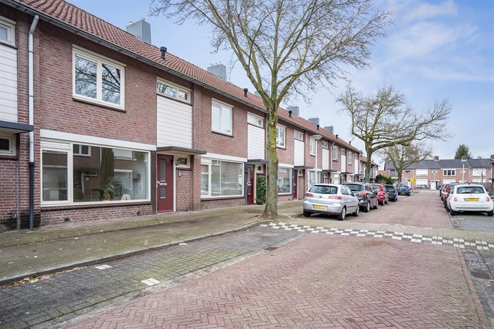 Bekijk foto 26 van Molstraat 13