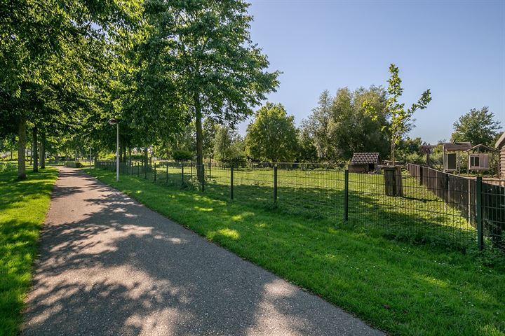 View photo 54 of Burgemeester van Engelenweg 34