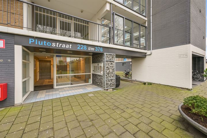 Bekijk foto 19 van Plutostraat 366