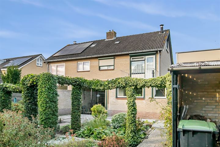 Bekijk foto 38 van Pinksterbloemstraat 66