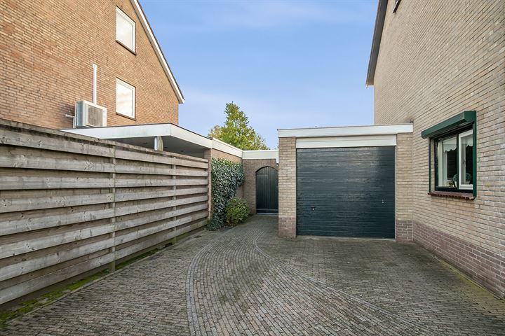 Bekijk foto 39 van Pinksterbloemstraat 66