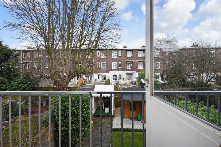 View photo 24 of Van Heutszstraat 72