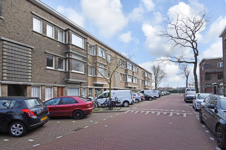 Bekijk foto 31 van Van Heutszstraat 72