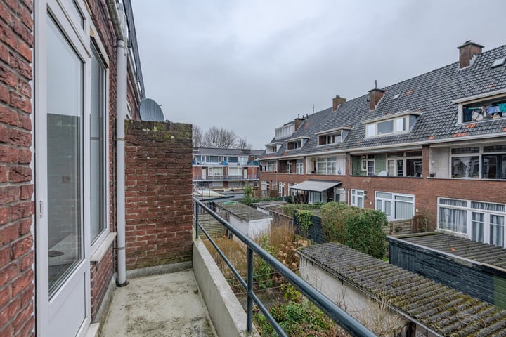 Bekijk foto 16 van Nieuwenhoornstraat 104-B