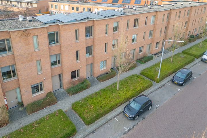 View photo 3 of De Ruyterstraat 78