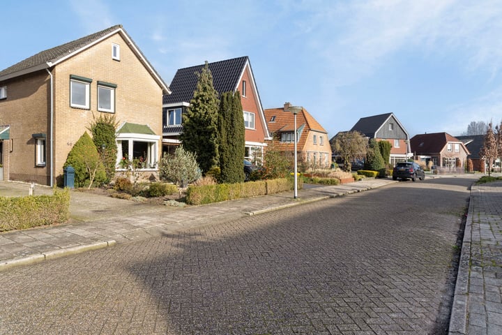 Bekijk foto 2 van ten Vaarwerkstraat 40