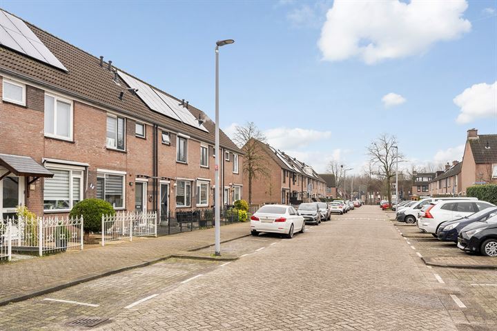 Bekijk foto 25 van Schaesbergstraat 62