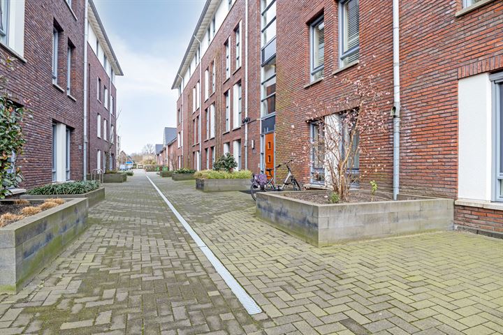 Bekijk foto 34 van Notaris van Puttenstraat 25