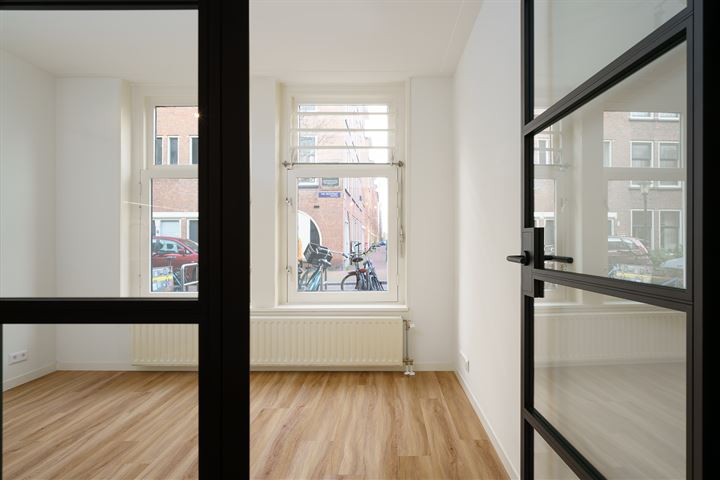 View photo 4 of Van Neckstraat 29-H