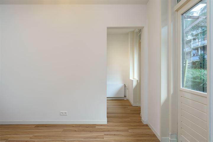 View photo 21 of Van Neckstraat 29-H