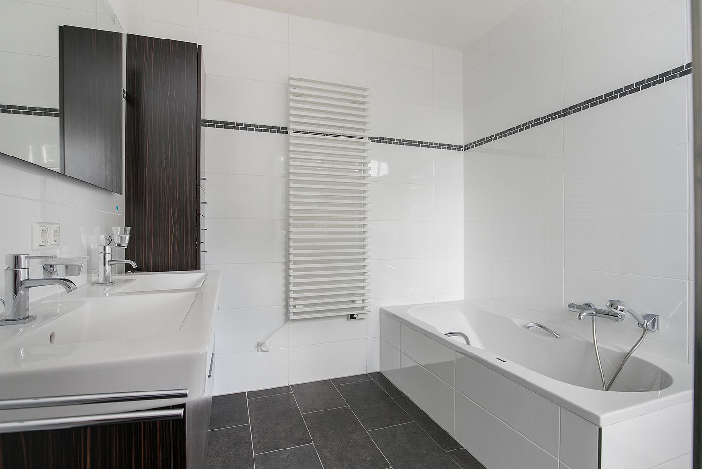 Foto 25 van Dorpsstraat 24-J