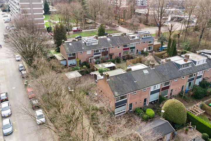 Bekijk foto 35 van Van der Helmstraat 227