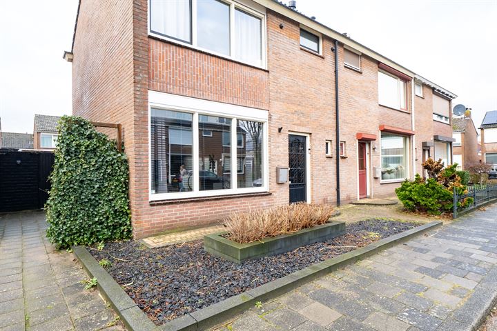 Bekijk foto 10 van Admiraal Byrdstraat 6