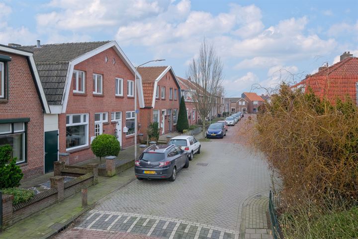 View photo 35 of Irisstraat 39