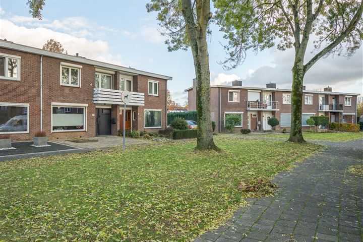 Bekijk foto 3 van Landsteinerstraat 66