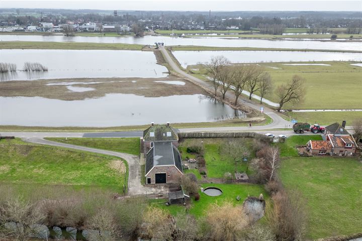 Bekijk foto 2 van IJsseldijk 83