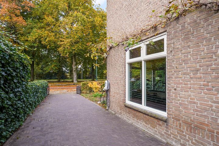 Bekijk foto 43 van Van Grobbendoncklaan 47