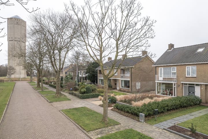 Bekijk foto 2 van G D Swanenburg de Veijestraat 13