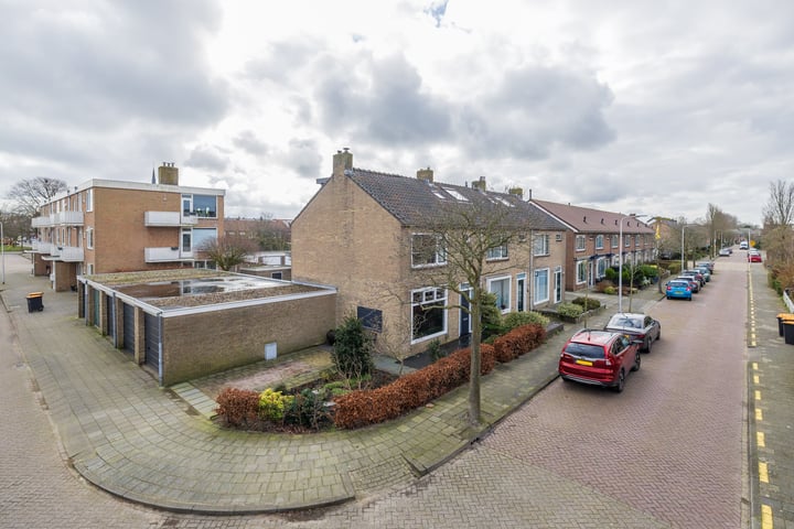 Bekijk foto 35 van Rembrandtlaan 1